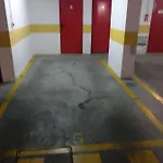 1-minute Walk To The Metro And 2 To The Supermarket Лиссабон