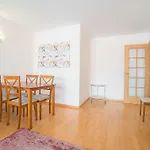 Апартаменты 1-minute Walk To The Metro And 2 To The Supermarket *