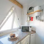 Апартаменты 1-minute Walk To The Metro And 2 To The Supermarket *