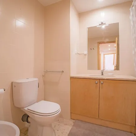 1-minute Walk To The Metro And 2 To The Supermarket Apartment *