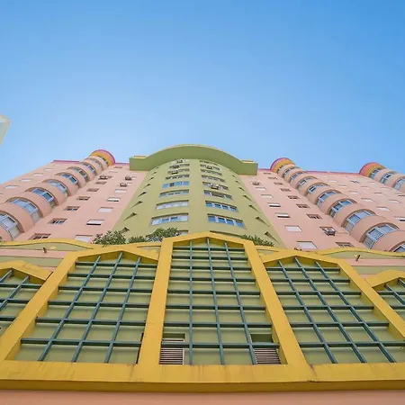1-minute Walk To The Metro And 2 To The Supermarket Апартаменты Лиссабон