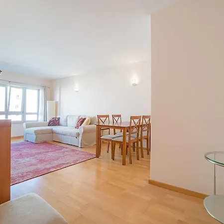 Apartament 1-minute Walk To The Metro And 2 To The Supermarket *