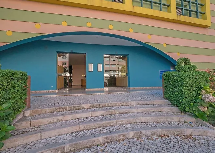 1-minute Walk To The Metro And 2 To The Supermarket Lisbon