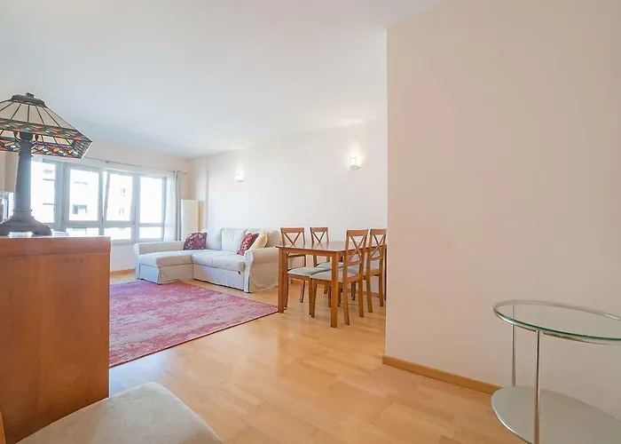 Apartment 1-minute Walk To The Metro And 2 To The Supermarket *