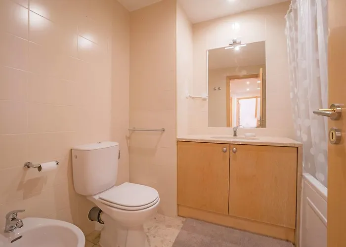 1-minute Walk To The Metro And 2 To The Supermarket Apartment *