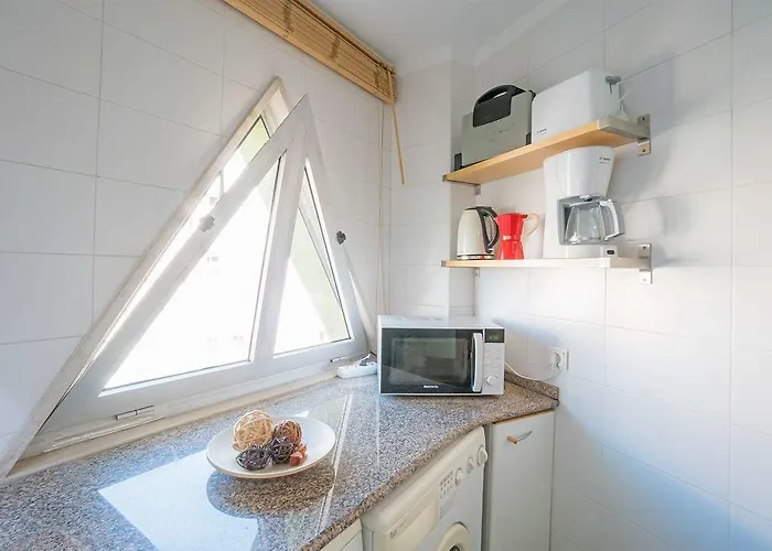 Apartment 1-minute Walk To The Metro And 2 To The Supermarket *