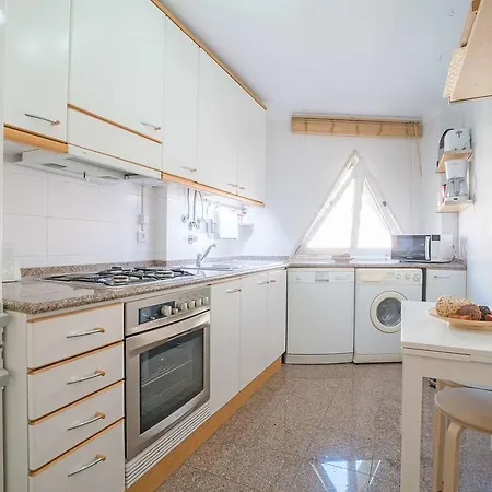 1-minute Walk To The Metro And 2 To The Supermarket Apartman Lisboa