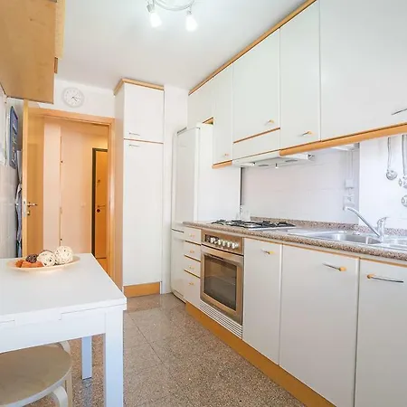 Apartman 1-minute Walk To The Metro And 2 To The Supermarket Lisboa